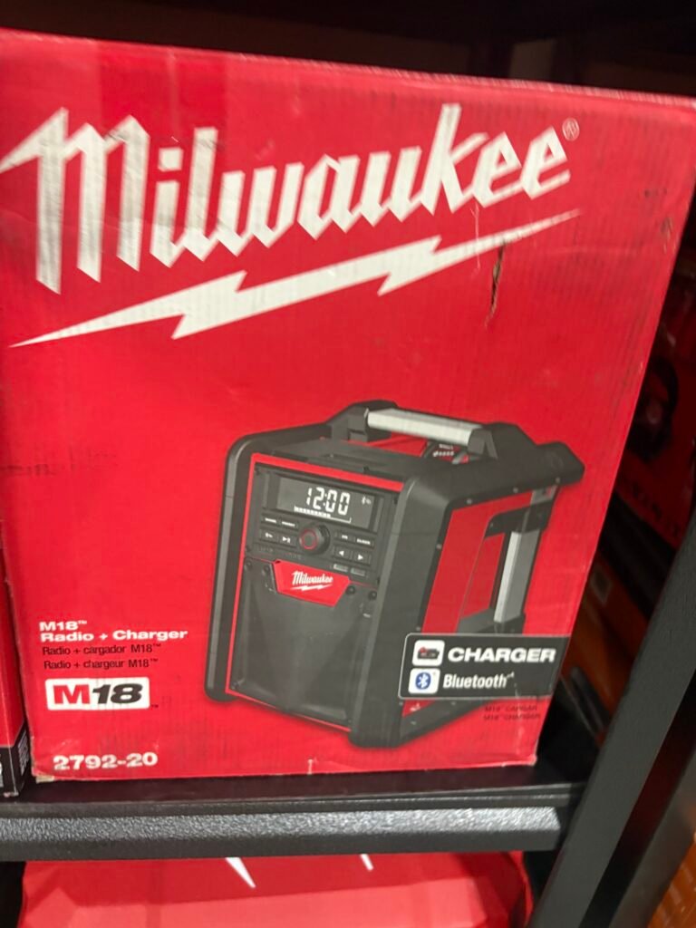 M18 Radio + Charger 2792-20