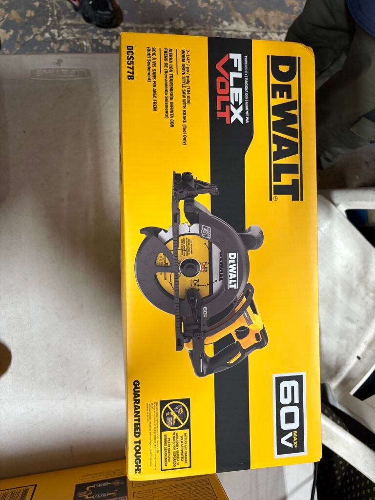 7-1/4 WORM DRIVE STYLE SAW WITH BRAKE (Tool Only) DCS577B